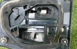 Фонарь внутренний левый для Toyota Land Cruiser 2021 года на фотографиях