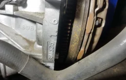 Двигатель без навесного для Ford Kuga 2013 года на фотографиях