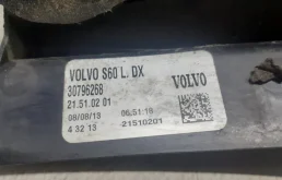 Фонарь правый для Volvo S60 2012 года на фотографиях