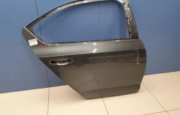 Дверь задняя правая для Skoda Octavia 2018 года на фотографиях