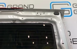 Стекла и зеркала для Mercedes-Benz Vito 2011 года на фотографиях