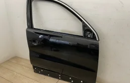 Двери для Volkswagen Tiguan 2008 года на фотографиях