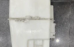 Бачок омывателя для Nissan X-Trail 2010 года на фотографиях