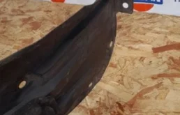 Подкрылок передний левый для Nissan X-Trail 2004 года на фотографиях