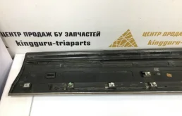 Накладка двери багажника для Volkswagen Touareg 2010 года на фотографиях