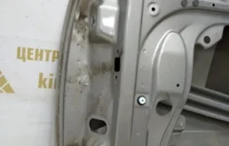 Дверь передняя правая для Skoda Octavia 2008 года на фотографиях