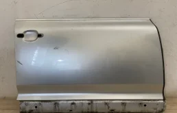 Дверь передняя правая для Volkswagen Touareg 2009 года на фотографиях