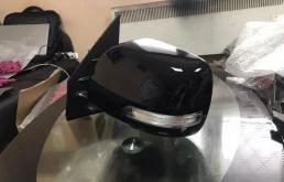 Стекла и зеркала для Toyota Land Cruiser 2008 года на фотографиях