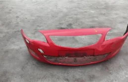 Усилитель переднего бампера для Opel Astra 2015 года на фотографиях