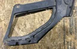 Замок капота для BMW 5er 2015 года на фотографиях