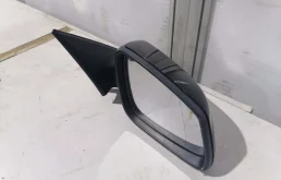 Стекла и зеркала для BMW 5er 2009 года на фотографиях