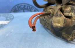 Компрессор пневмоподвески передний для Mercedes-Benz S class 2004 года на фотографиях