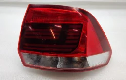 Фонарь внешний правый для Volkswagen Polo 2017 года на фотографиях