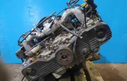 Двигатель без навесного для Subaru Legacy 1996 года на фотографиях