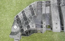 Усилитель переднего бампера для Toyota RAV4 2018 года на фотографиях