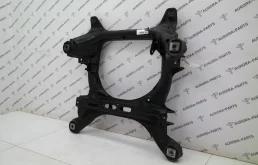 Подрамник двигателя для Volkswagen Touareg 2015 года на фотографиях