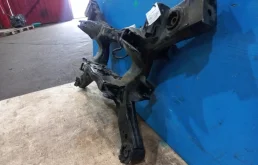 Задняя балка для Nissan Teana 2011 года на фотографиях