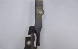 Петля капота левая для Hyundai ix35 на фотографиях