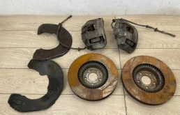 Суппорт передний левый для Audi A6 2014 года на фотографиях