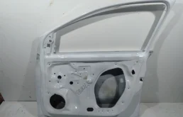 Дверь (в сборе) передняя правая для Volkswagen Polo 2018 года на фотографиях