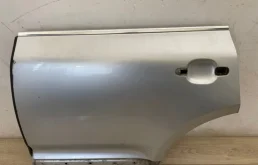 Дверь задняя левая для Volkswagen Touareg 2003 года на фотографиях