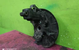 Кулак поворотный правый для Volkswagen Tiguan 2016 года на фотографиях