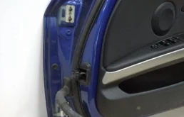 Дверь передняя правая для BMW 3er 2009 года на фотографиях