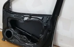 Дверь передняя правая для Kia Cerato 2010 года на фотографиях