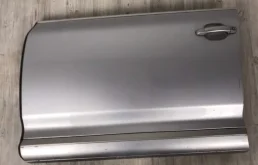 Дверь передняя левая для Volkswagen Touareg 2005 года на фотографиях