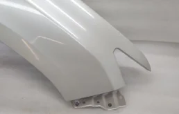 Крыло правое для Toyota Land Cruiser 2000 года на фотографиях