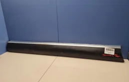 Молдинг передней левой двери для Volkswagen Touareg 2005 года на фотографиях