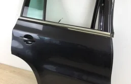 Дверь задняя правая для Volkswagen Tiguan 2011 года на фотографиях