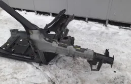 Уплотнитель передней правой двери для Volvo XC90 2011 года на фотографиях