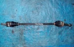 Привод задний левый для Toyota RAV4 2001 года на фотографиях