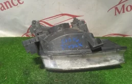 Фара левая для Nissan X-Trail 2000 года на фотографиях