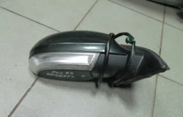 Стекла и зеркала для Volkswagen Passat 2006 года на фотографиях