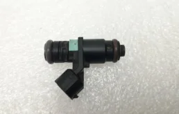 Форсунка топливная для Skoda Octavia 2015 года на фотографиях