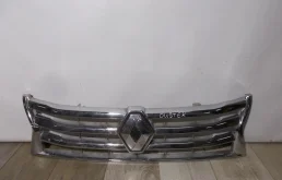 Решетка радиатора для Renault Duster 2011 года на фотографиях