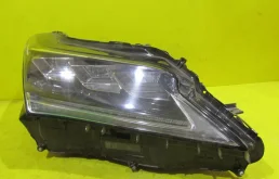 Фара правая для Lexus RX 2020 года на фотографиях