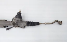 Рулевая рейка для Audi A6 2018 года на фотографиях