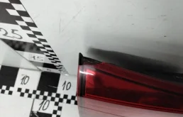 Фонарь внутренний левый для Toyota Land Cruiser 2021 года на фотографиях