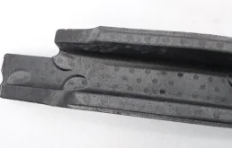 Абсорбер переднего бампера для Nissan X-Trail 2008 года на фотографиях