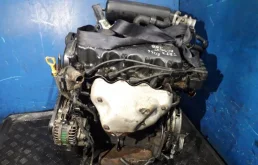Двигатель без навесного для Hyundai Accent 1997 года на фотографиях