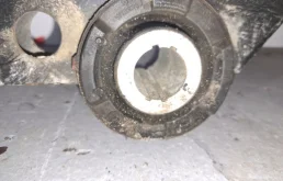 Подрамник двигателя для Volvo S80 2013 года на фотографиях