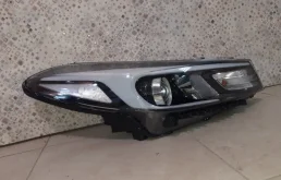 Фара правая для Kia Cerato 2011 года на фотографиях