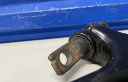 Рычаг передний правый нижний для Nissan X-Trail на фотографиях