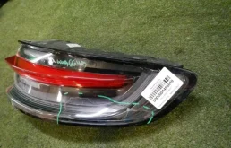 Фонарь внешний правый для Porsche Macan 2018 года на фотографиях