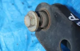 Качающийся рычаг левый для Nissan Murano 2011 года на фотографиях