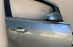 Дверь передняя правая для Opel Astra 2015 года на фотографиях