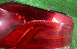 Фонарь левый для Volkswagen Passat 2017 года на фотографиях